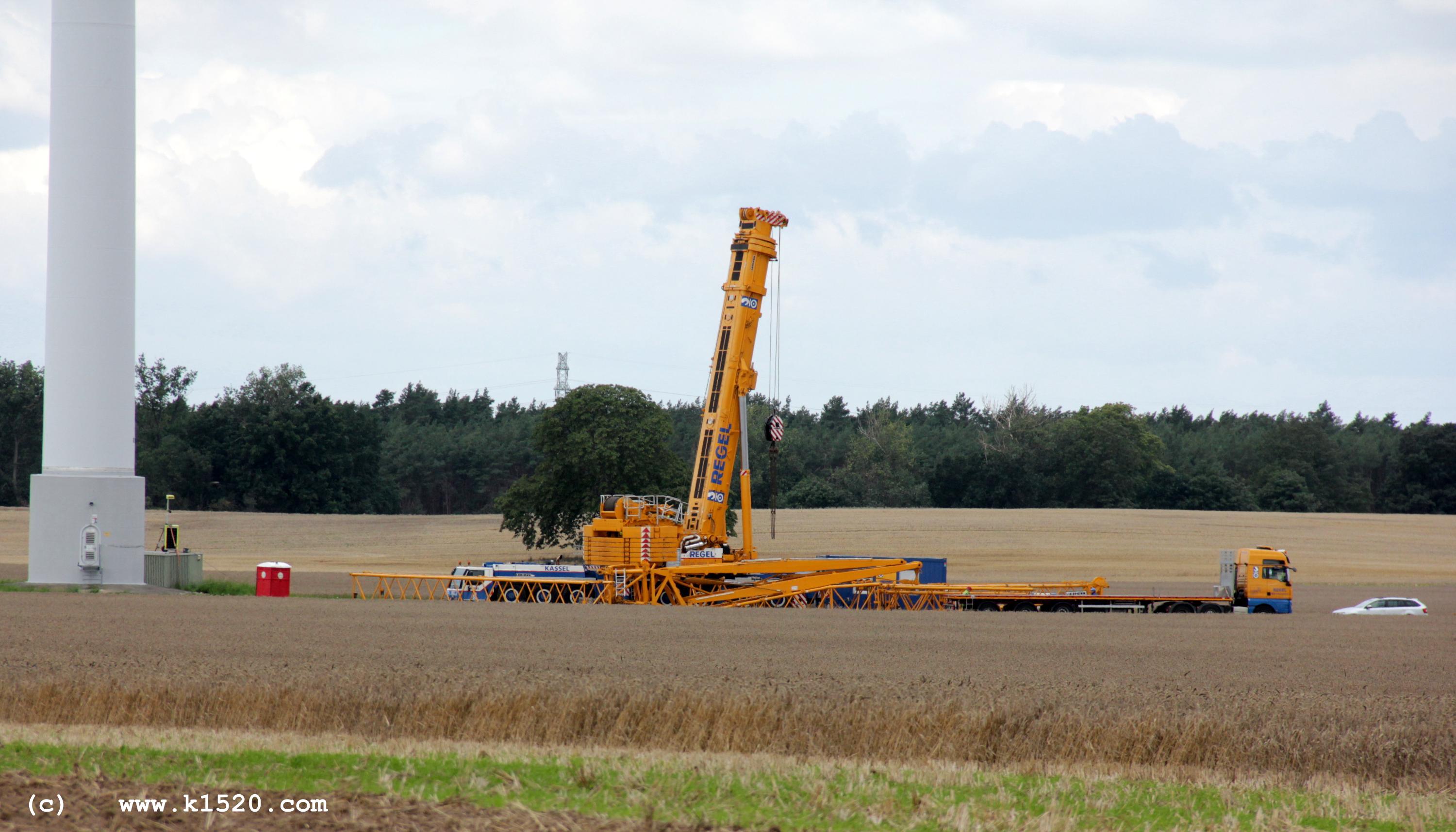 Reparatur Windrder im Windpark Arneburg/Elbe 08/2023,
  Kraneinsatz, 